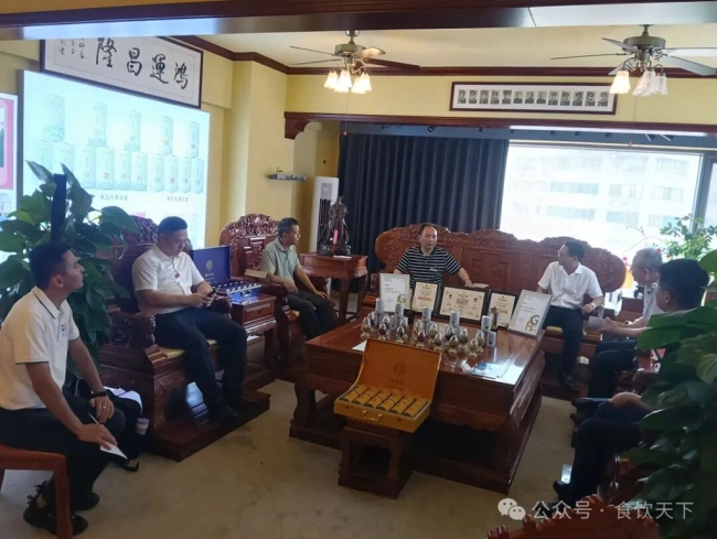 海南大学国际商学院调研神农百草集团：“百草饮”品牌发展可入案例库