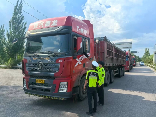 陕西府谷县交管大队:联合执法聚合力 严查违法保畅通