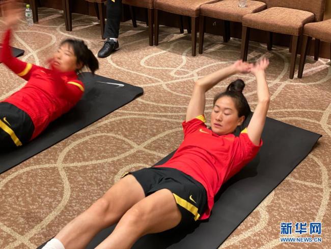 无惧近20小时舟车劳顿 中国女足开始恢复性训练 