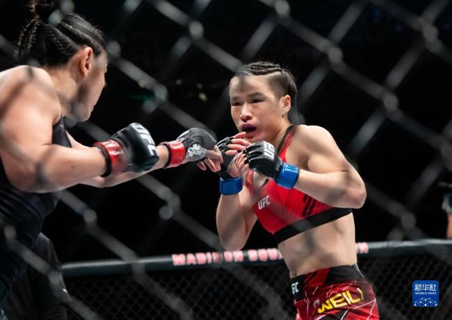 UFC281：张伟丽重夺金腰带