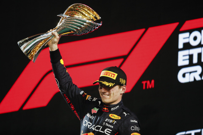 F1收官战第12名完赛，周冠宇满意新秀赛季表现