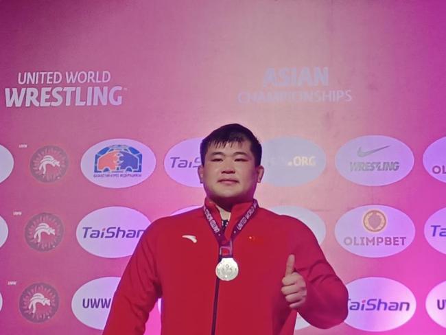 2023亚洲摔跤锦标赛首日中国队收获一银一铜