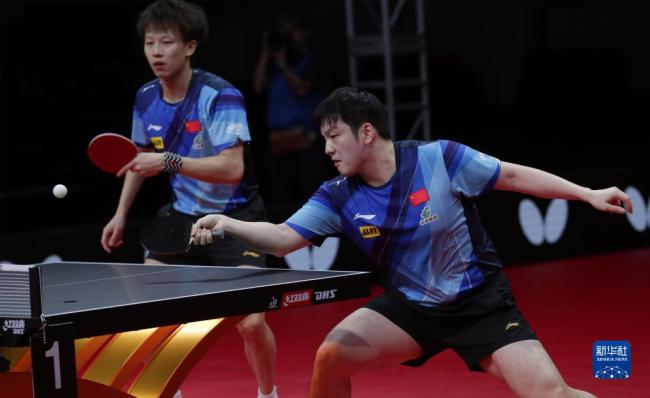 乒乓球——亚锦赛：樊振东/林高远夺得男双冠军