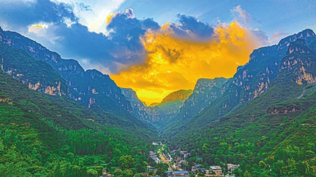 壶关县太行山大峡谷山峦连绵起伏