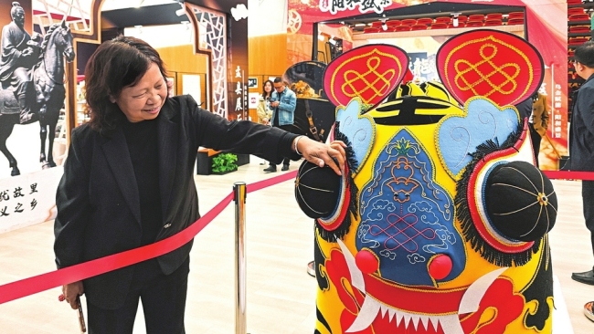 阳泉市职工“匠心独运 工创未来”文创作品展在阳泉市工人文化宫展出