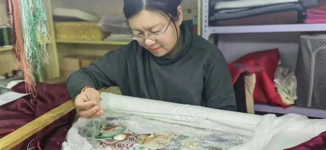 晋城赵翠林创作的刺绣 《瓜瓞绵绵》是山西省唯一入选作品