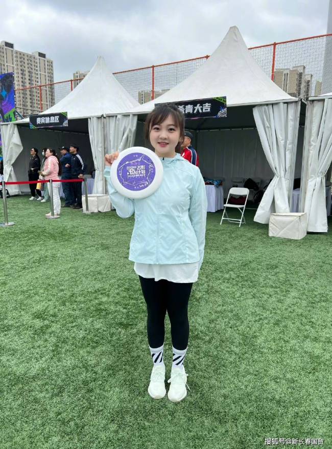 还记得奥运童星林妙可吗？首次回应假唱事件，如今她24岁长这样