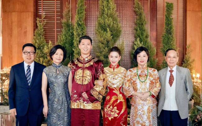 窦骁何超莲婚房价值8个亿？网友：窦骁的票房加起来还没有这个数