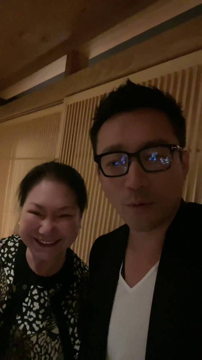 汪小菲陪9岁女儿庆生，一句丈母娘让S妈乐开花，7岁爱子罕见露面