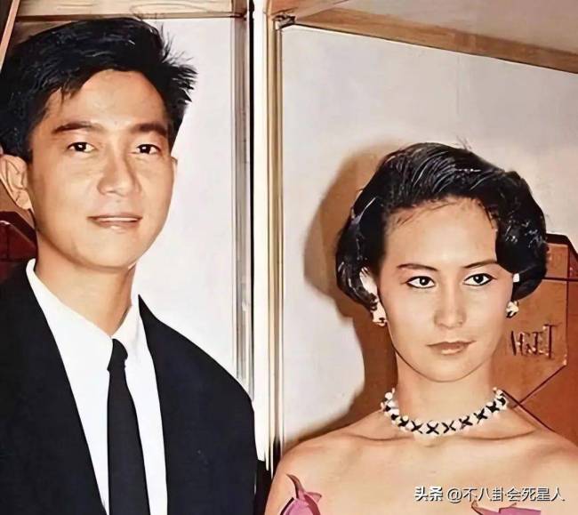 何超琼算不算顶级大美人？看她和李嘉欣的合照就知道了