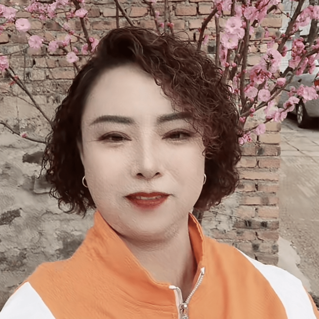 62岁央视主持张宏民太尴尬！遭小五岁粉丝疯狂示爱，梦想五一结婚