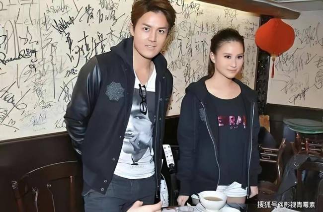窦骁否认婚房价值8个亿，何超莲说爸爸赌王化作蝴蝶参加婚礼