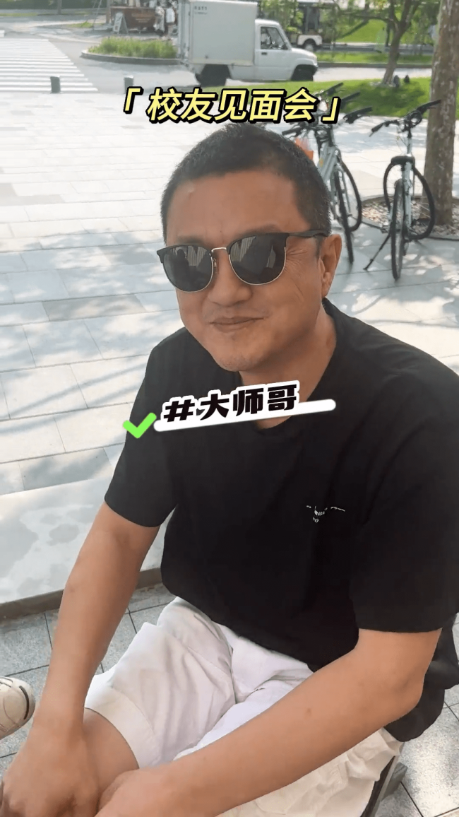 李亚鹏海哈金喜端午过二人世界，重现《将爱情进行到底》经典画面