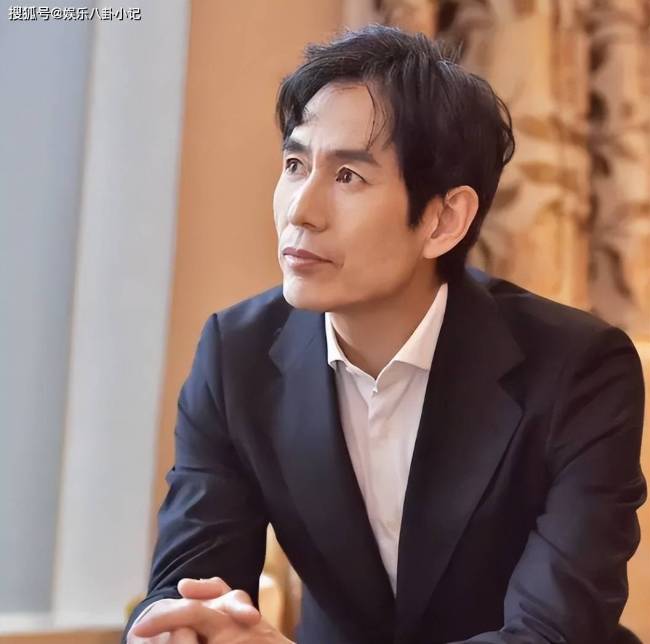 演员成泰燊：娶普通妻子恩爱14年，37岁才做父亲，16岁儿子颜值高