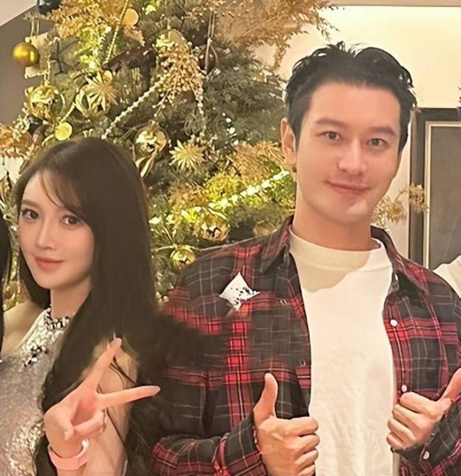 黄晓明杨颖带娃一起游迪士尼，全程盯孩子没聊天，结束后各自离开