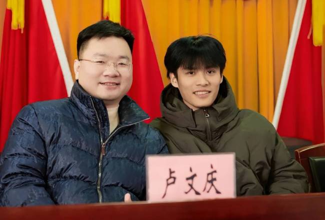 三只羊香港分公司即将开业！成龙主动约吃饭，曾志伟疑似合伙人