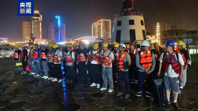 列车停运、近万人紧急疏散、部分地区停课、深圳全市进入暴雨防御状态……华南将进入台风雨最强时段