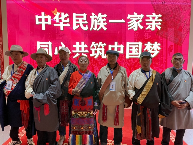第二批西藏基层干部赴京参观学习观摩团参观民族文化宫主题展