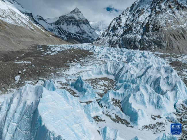 现场直击！零距离感受珠峰脚下的冰川