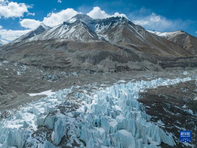 现场直击！零距离感受珠峰脚下的冰川