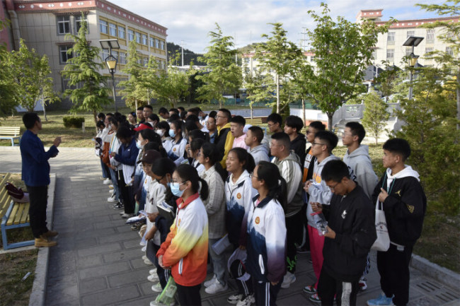 今天，迪庆2000余名考生走进高考考场，加油，少年！