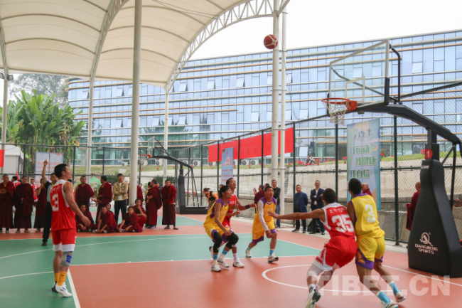 四川藏传佛教界篮球友谊赛在成都举办