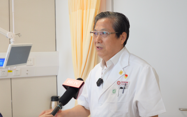 北京口腔医院颌面外科主任医师韩正学接受采访