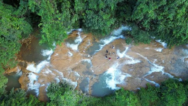 文山广南龙哈：湛蓝溪水似灵魂净土