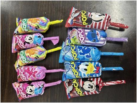 执法人员当场扣押日本核辐射地区食品：儿童棒棒糖