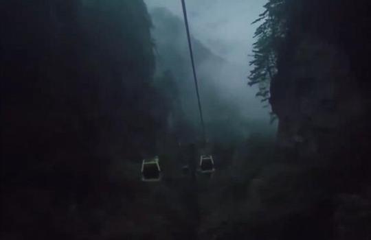 坐张家界最后一班缆车差点被吓晕 雾气弥漫像鬼片