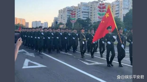 白俄罗斯阅兵彩排，当中国仪仗队入场的一刹那：“无比的感到自豪”