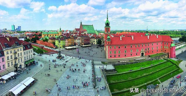 波兰专家称赞中国免签政策 促进经济交流与人员往来