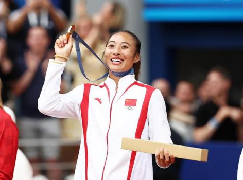 郑钦文把最初的梦想送给中国网球 励志金曲寄望未来