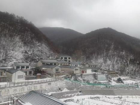 北京初雪 高海拔山区迎来薄雪