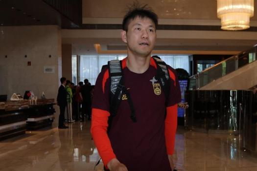 媒体人：伊万比赛名单的思路不统一 选人逻辑存疑