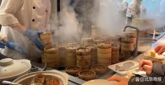 北京多家餐厅上新自助模式！有的周末等位超百桌 老字号纷纷试水