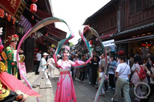 來重慶磁器口古鎮(zhèn)感受巴渝文化 沉浸式體驗古鎮(zhèn)魅力