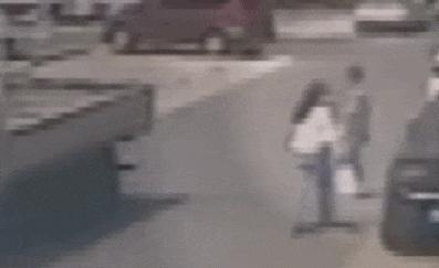 青島兩行人相撞案暴露了什么 信息車禍背后的真相