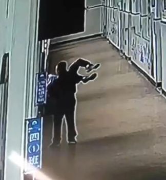 威脅將學(xué)生從3樓扔下的教師被行拘 教育局與警方介入處理