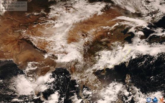 北方大范圍高溫持續(xù),，多地地面溫度超70℃，明起冷空氣登場,，高溫將迎來反轉(zhuǎn) 晴空區(qū)南擴雨北熱