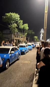 四川一地多輛出租車集體停運 “黑三輪”擾亂營運秩序