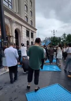 重慶一地發(fā)生腳手架垮塌事故 2名行人受傷已送醫(yī)