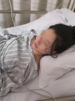 女子被捅靠假体躲过致命一击 惊险经历揭晓