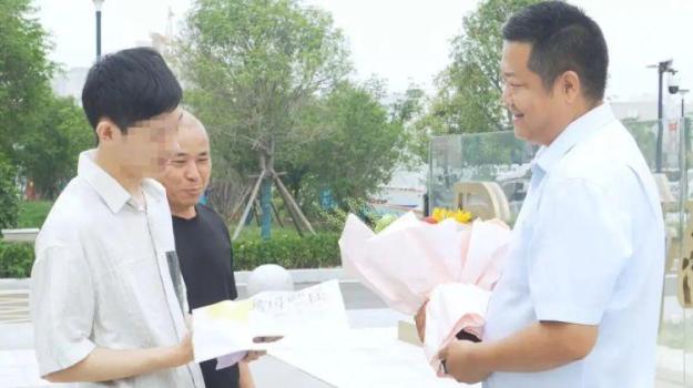 河南“脫衣助考”大哥找到了 善舉溫暖人心