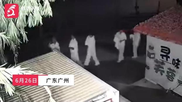 50多人凌晨穿白衣列隊行走 辟谷活動引發(fā)關注