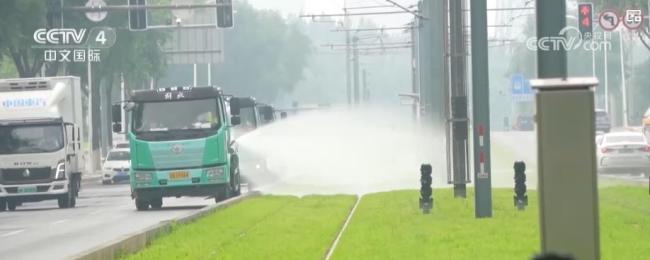 武漢：應(yīng)對高溫科技助力防暑降溫 多地舉措送清涼