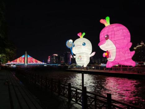 十五运吉祥物花式整活 倒立起舞 岭南非遗点亮珠江夜