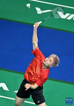 羽毛球男子团体小组赛：江苏胜湖北 比分3比0完胜