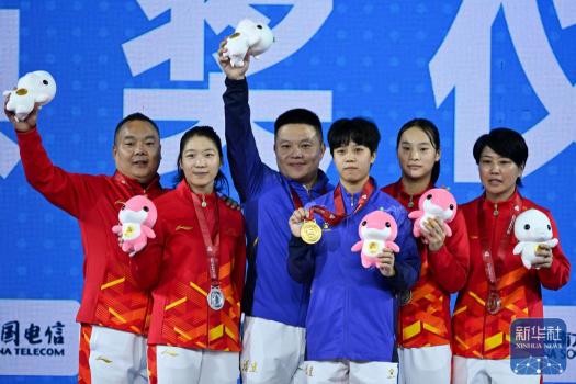 全运会女子55公斤级举重魏婷娜夺冠 福建选手摘金