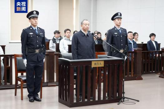 贪1.17亿！“老虎”李显刚被判无期 受贿贪污案宣判